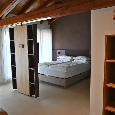 בית חווה Azienda Agrituristica Calronche Refrontolo